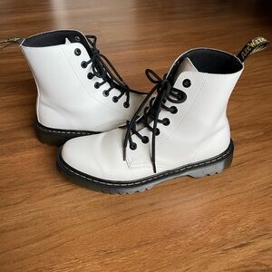 Dr. Marten Luana Air Wair Boots